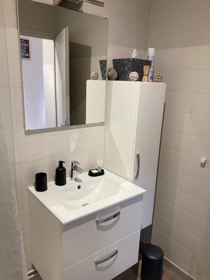 Appartement Calme Et Bien Situe Tarbes Esterno foto